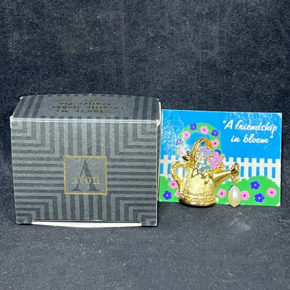 Avon You're My Favorite Hobby Scatter Gold Tone, Pearl & Enamel Lapel Pin (4306) - Picture 2 of 7